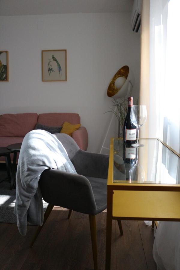 Luca, Digital Nomad Getaway Studio Apartment Zagreb Exterior foto